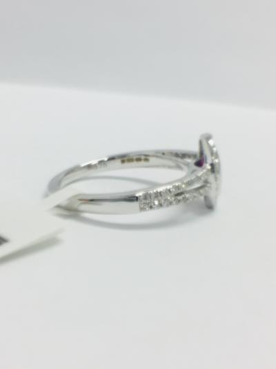 Bague Or Blanc 9ct. Rubis 0.53 ct. et Diamants 2