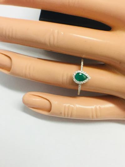 Bague Or Blanc 9 ct. Emeraude 0.50 ct. taille poire et Diamants 2