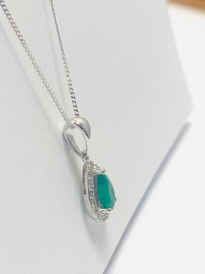 Chaine et pendentif or blanc émeraude et diamants 2