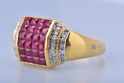 Bague en or jaune 18 carats sertie de 24 rubis et 24 Diamants 2