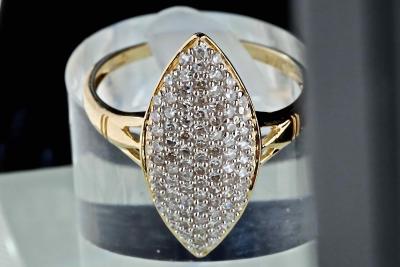 Bague Marquise en or jaune 18 kt et pavage total en motif résille de 80  diamants naturels de taille 8/8 pour 0,50 ct environ. 2