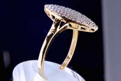 Bague Marquise en or jaune 18 kt et pavage total en motif résille de 80  diamants naturels de taille 8/8 pour 0,50 ct environ. 2