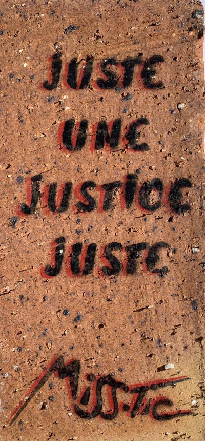 MISS.TIC - Juste pour une justice juste - Sculpture sur brique 2