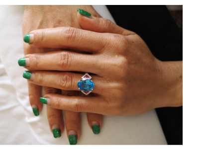 Bague en or 14 carats jolie topaze bleue de  7 carats  rubis  et diamants 2