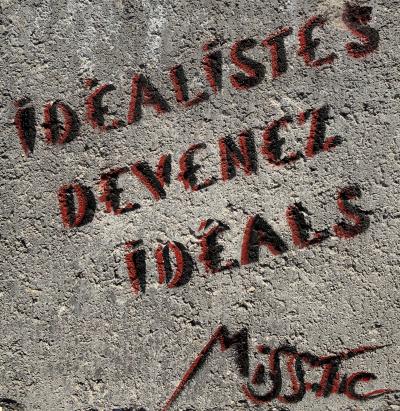 MISS.TIC - Idéalistes devenir idéals - Sculpture sur pavé 2