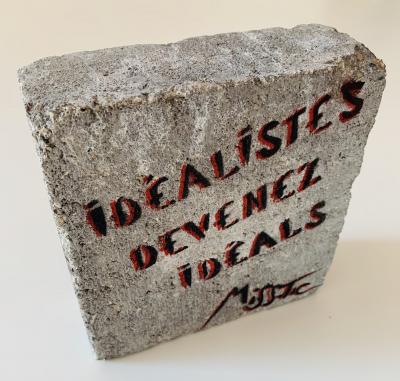 MISS.TIC - Idéalistes devenir idéals - Sculpture sur pavé 2