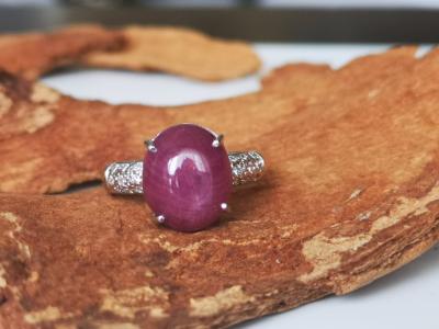 Bague en or blanc 18 carats rubis cabochon de  8.83 carats non chauffée et diamants - deux certificats 2