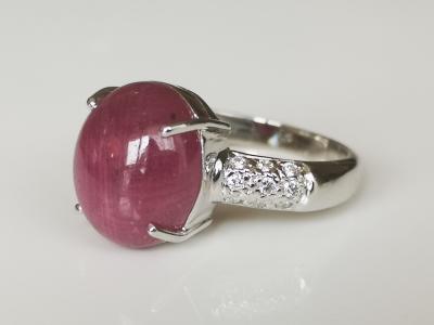 Bague en or blanc 18 carats rubis cabochon de  8.83 carats non chauffée et diamants - deux certificats 2
