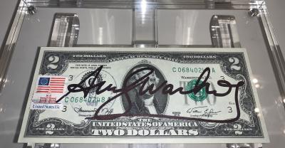 Andy WARHOL - 2$  - Billet de deux dollars signé à l'acrylic noir - 1976 2