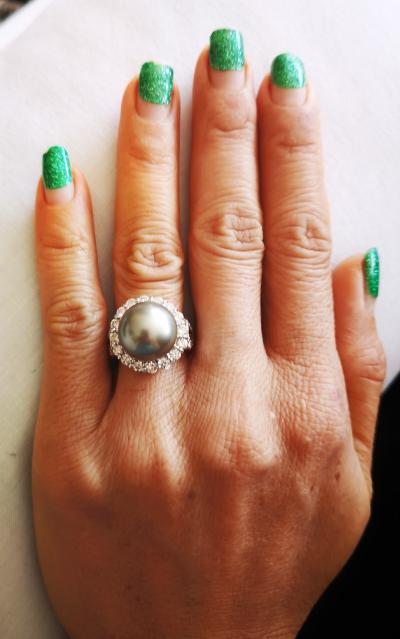 Bague en or 18 carats perle gris des mers du Sud 2
