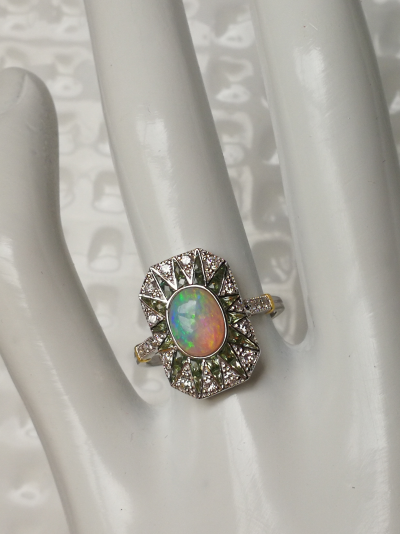 Bague en or blanc 18 carats de style Art déco opale d’Australie  saphir verts et  diamants - certificat 2