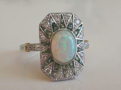 Bague en or blanc 18 carats de style Art déco opale d’Australie  saphir verts et  diamants - certificat 2