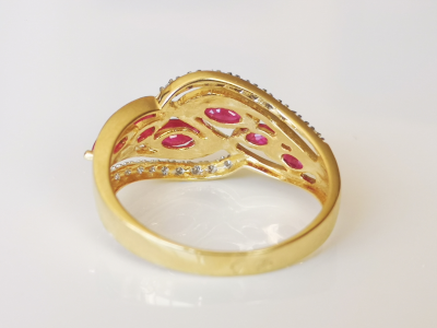 Bague en or jaune 18 carats  rubis et diamants 2