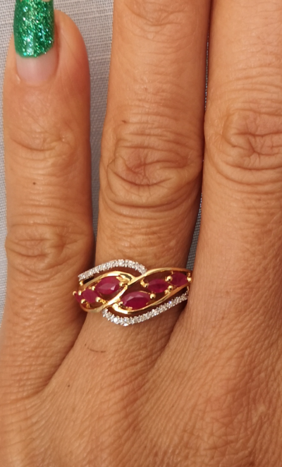Bague en or jaune 18 carats  rubis et diamants 2