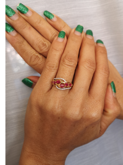 Bague en or jaune 18 carats  rubis et diamants 2