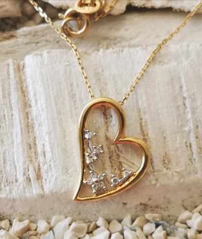Collier et pendentif  en or jaune 18 carats motif de  cœur serti de diamants 2