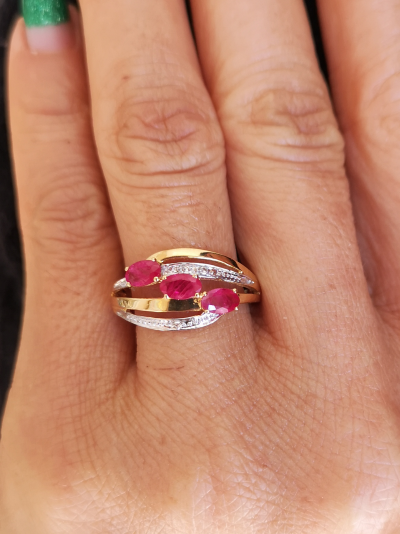 Bague jonc  en or jaune 18 carats rubis et diamants 2