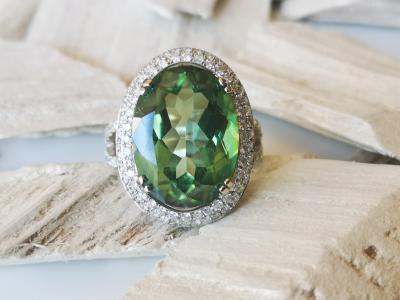 Bague marguerite en or gris 18 carats topaze verte de 11.5 cts et diamants - certificat 2