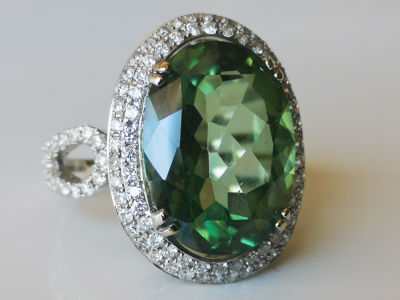 Bague marguerite en or gris 18 carats topaze verte de 11.5 cts et diamants - certificat 2