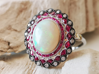 Bague en or 18 carats de style art déco opale de 3.3 carats rubis et diamants - certificat 2