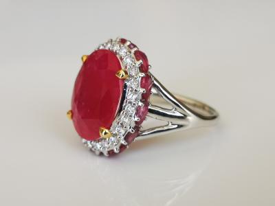 Bague marguerite  en or gris  18 carats rubis de 5.2 cts et diamants - certificat 2