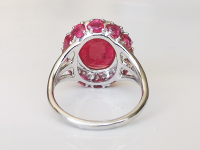 Bague marguerite  en or gris  18 carats rubis de 5.2 cts et diamants - certificat 2