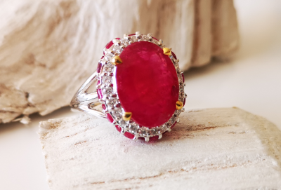 Bague marguerite  en or gris  18 carats rubis de 5.2 cts et diamants - certificat 2