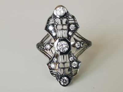 Bague en or blanc  18 carats de style Art déco diamants 2