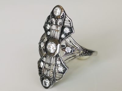 Bague en or blanc  18 carats de style Art déco diamants 2