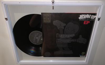 Kaws - Tail Of Old Nick, 2002 - Sérigraphie sur vinyle 2