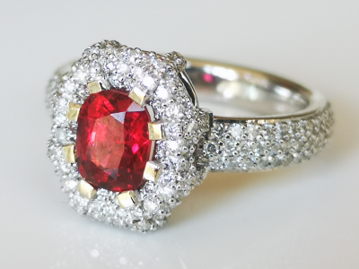 Bague en or gris, spinelle rouge et diamants 2