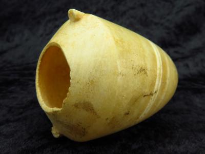 Égypte Antique - Amphoriskos en albâtre 2