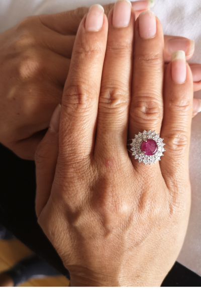 Daisy ring in 18 carat white gold adorned in its centre with a 4.08 carat Burmese unheated ruby and diamonds 2