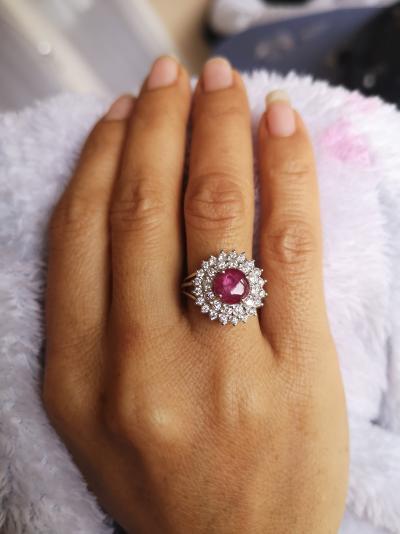 Daisy ring in 18 carat white gold adorned in its centre with a 4.08 carat Burmese unheated ruby and diamonds 2