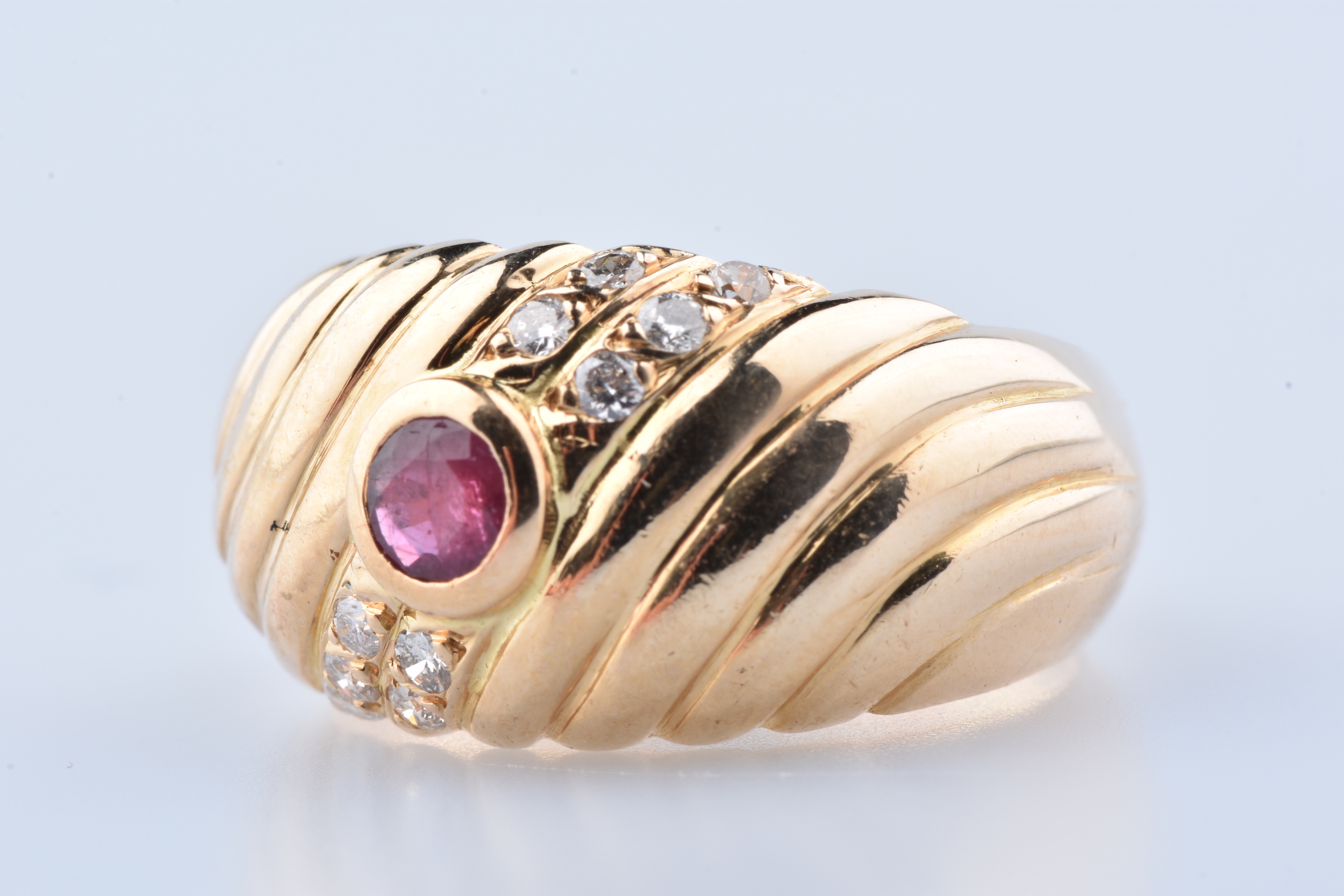 Bague En Or Jaune 18 Carats (750) Avec Rubis Et Diamants – Taille 61, Occasion