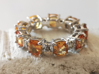 Bague alliance en or gris, saphirs oranges et  diamants baguettes 2
