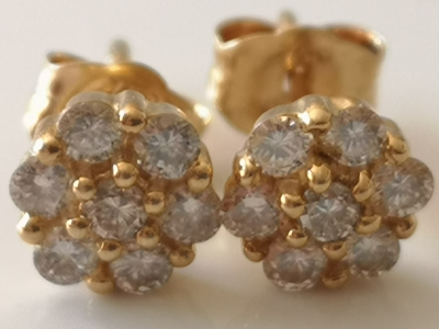 Boucles d’oreilles marguerites en or jaune et diamants 2