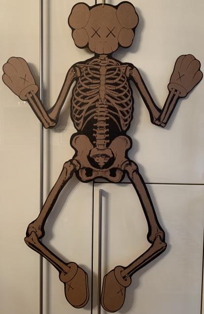 KAWS - Skeleton, 2017  - Sérigraphie sur carton 2