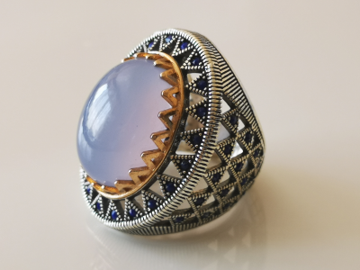 Bague chevalière en argent et calcédoine bleue 2