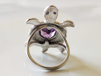 Bague tortue en argent, améthyste et émail 2
