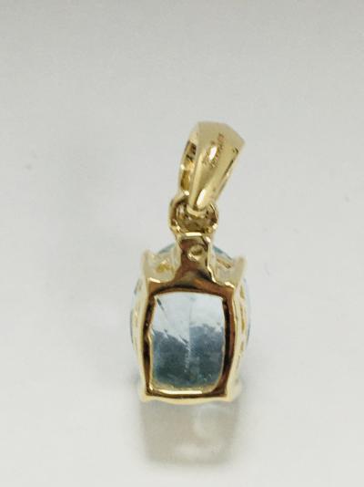 14ct Yellow Gold 4.40ct Aquamarine and 0.17ct Diamond pendant 2