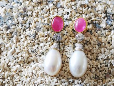 Boucles d’oreilles en or jaune rubis perles de culture et diamants 2