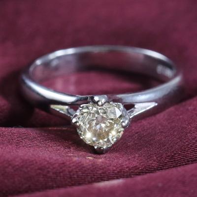 White gold Solitaire Diamond Ring 2