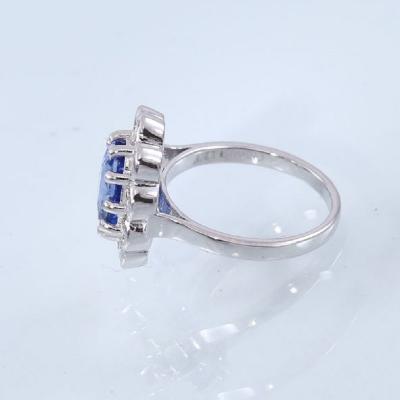 Bague en or blanc avec saphir et diamants 2