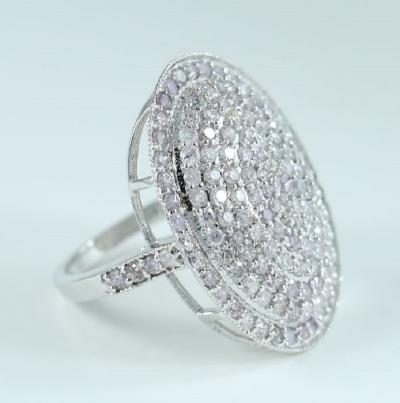 Bague en or blanc avec diamants roses 2