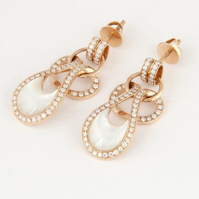 Boucles d’Oreilles, Or Rose, Diamants et Nacre 2