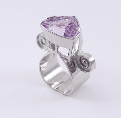 White Gold Kunzite Cocktail Ring 2