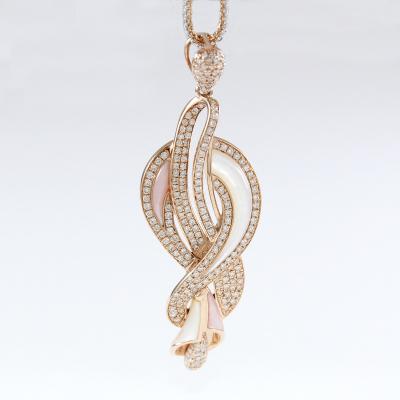Ensemble Collier/Pendentif et Boucles d’Oreilles, Or Rose, Diamants et Nacre 2