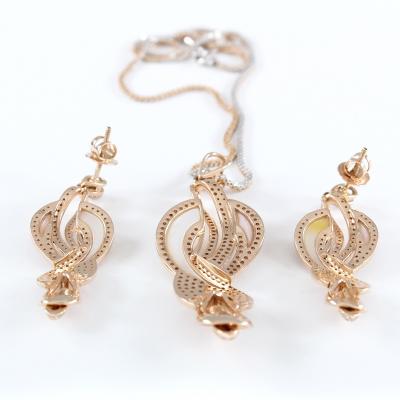 Ensemble Collier/Pendentif et Boucles d’Oreilles, Or Rose, Diamants et Nacre 2