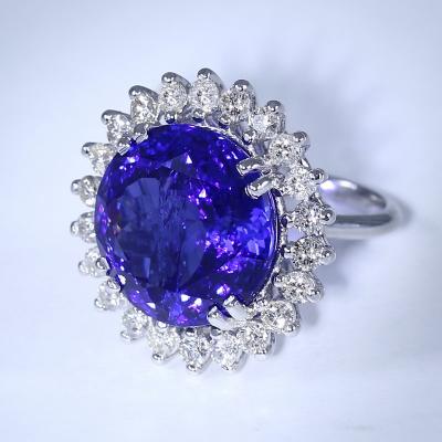 Bague en or blanc avec tanzanite (certifiée GIA) et diamants 2